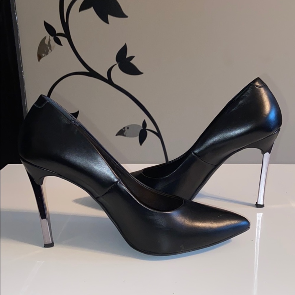 Black heels with sliver heel